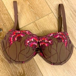 WACOAL underwire balconette bra 32DD